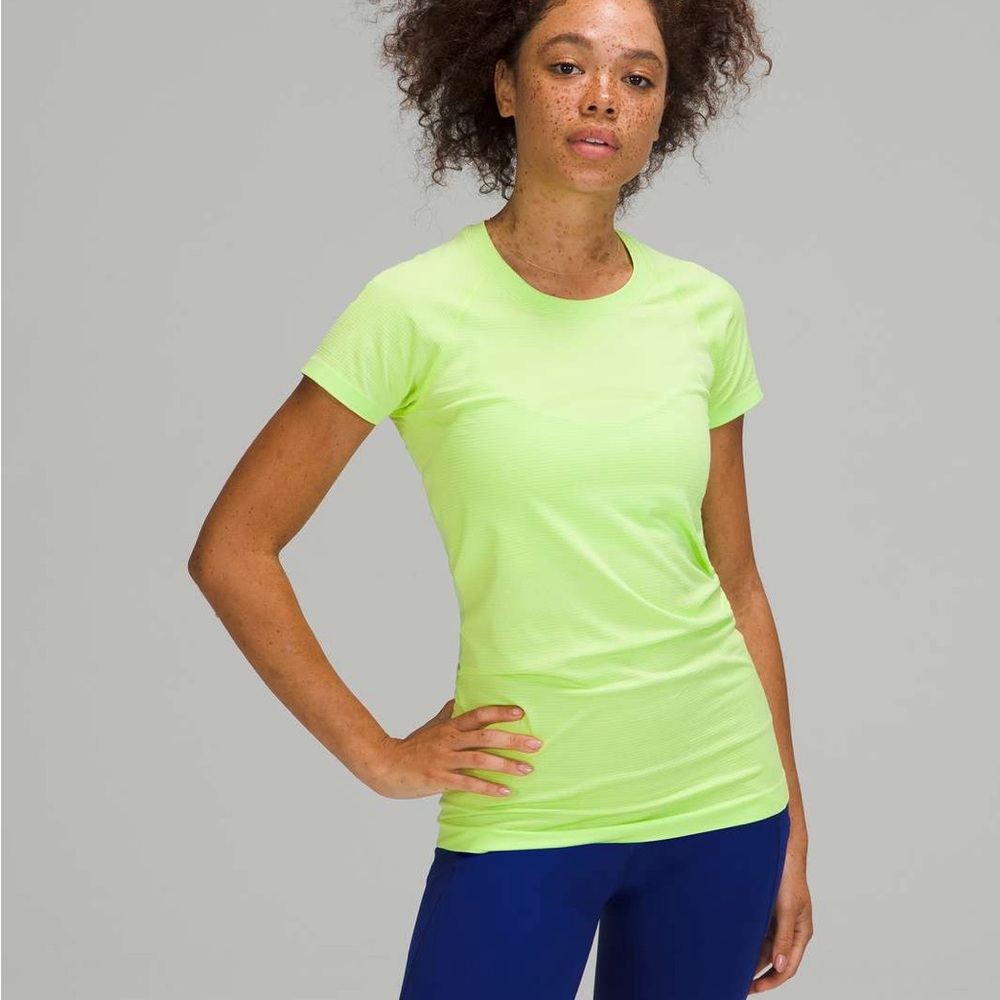 Lululemon Swiftly Tech Short Sleeve 2.0 in Neo Mint and Size 4